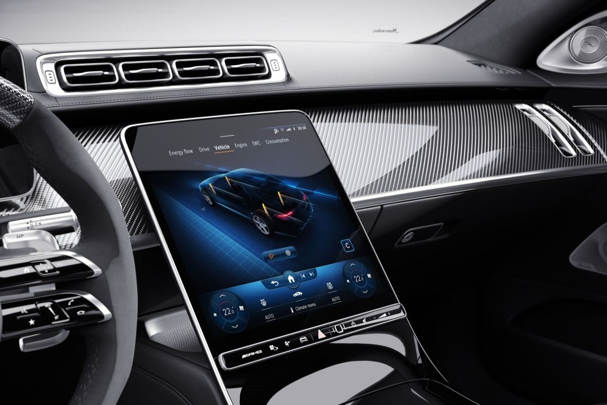 mercedes-amg_ride_control_adaptives_fahrwerk_einstellungen_ueber_das_infotainment-system_mercedes-benz_mbux_in_der_neuen_s-klasse_s63_bauhreihe_w223-docx-min